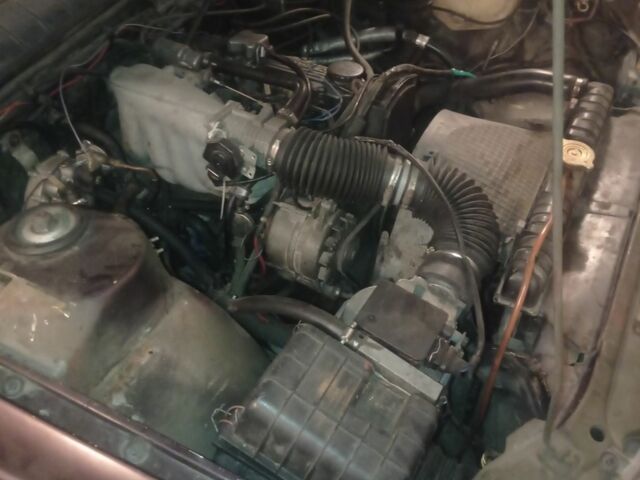 Красный Опель Омега, объемом двигателя 2 л и пробегом 100 тыс. км за 357 $, фото 4 на Automoto.ua