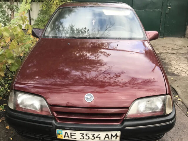 Красный Опель Омега, объемом двигателя 2 л и пробегом 343 тыс. км за 2000 $, фото 2 на Automoto.ua