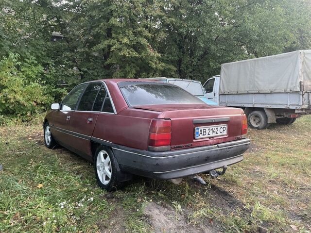 Красный Опель Омега, объемом двигателя 2 л и пробегом 335 тыс. км за 750 $, фото 5 на Automoto.ua