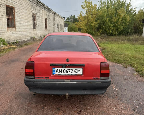 Красный Опель Омега, объемом двигателя 1.8 л и пробегом 300 тыс. км за 1500 $, фото 3 на Automoto.ua