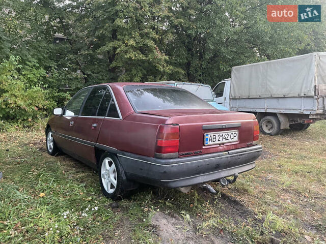 Красный Опель Омега, объемом двигателя 2 л и пробегом 332 тыс. км за 750 $, фото 5 на Automoto.ua