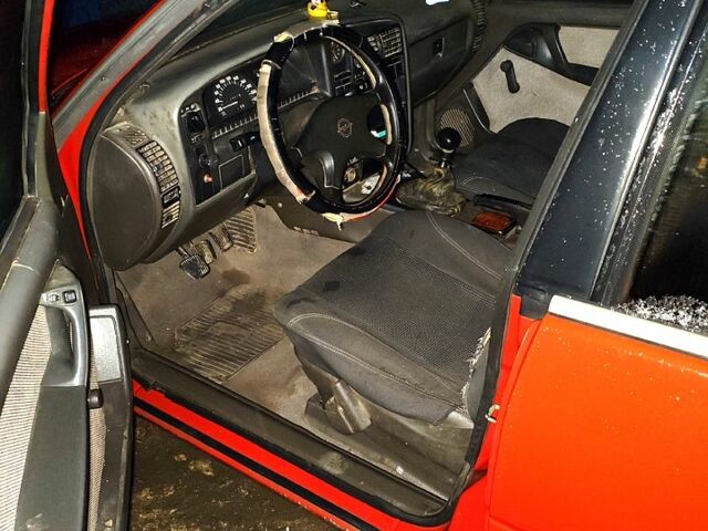 Червоний Опель Омега, об'ємом двигуна 1.8 л та пробігом 354 тис. км за 1600 $, фото 5 на Automoto.ua