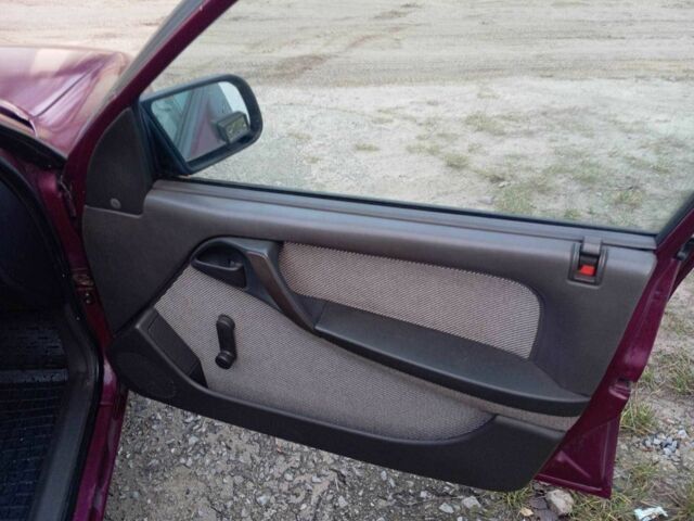 Красный Опель Омега, объемом двигателя 2 л и пробегом 333 тыс. км за 996 $, фото 8 на Automoto.ua