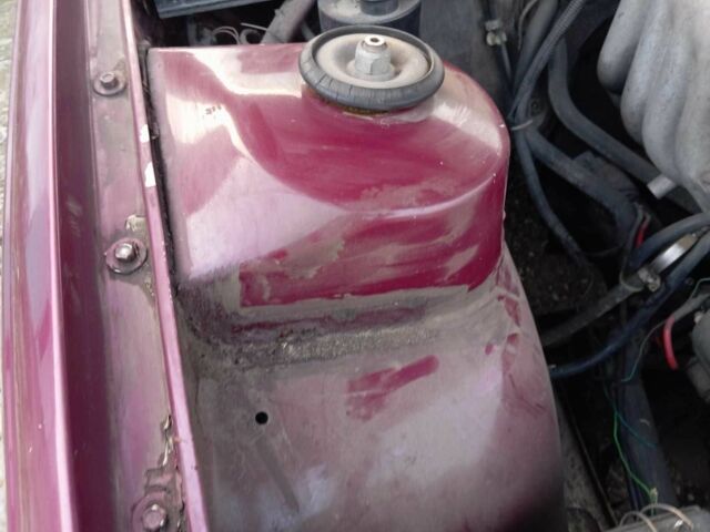 Красный Опель Омега, объемом двигателя 2 л и пробегом 333 тыс. км за 996 $, фото 18 на Automoto.ua