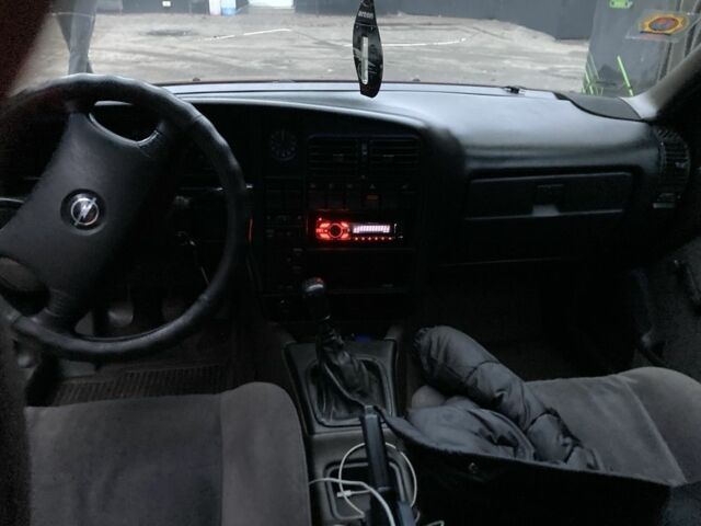 Красный Опель Омега, объемом двигателя 2 л и пробегом 3 тыс. км за 1800 $, фото 6 на Automoto.ua