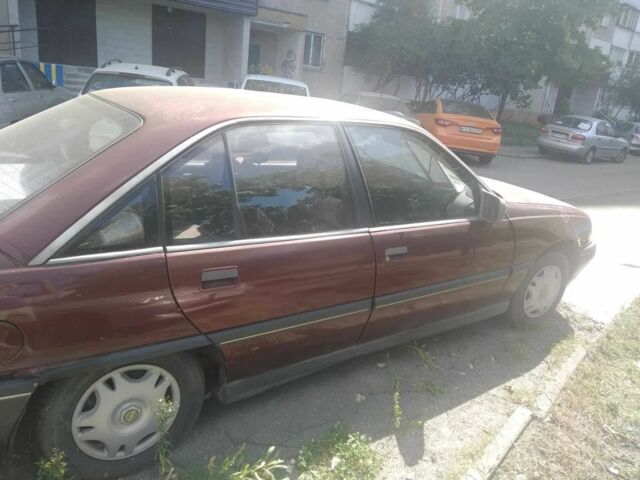 Красный Опель Омега, объемом двигателя 2 л и пробегом 218 тыс. км за 952 $, фото 2 на Automoto.ua