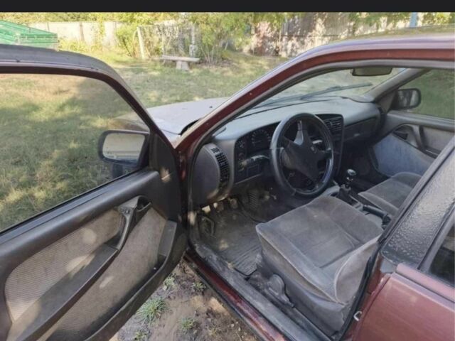 Червоний Опель Омега, об'ємом двигуна 2 л та пробігом 10 тис. км за 474 $, фото 2 на Automoto.ua