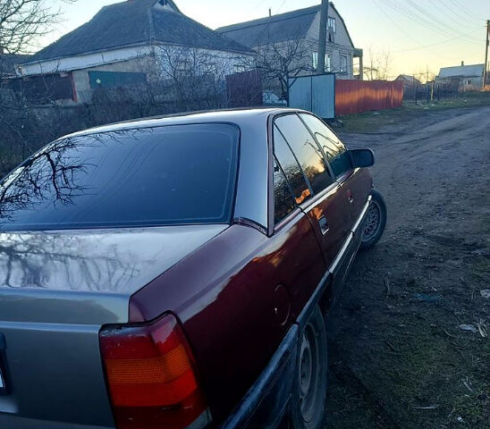 Красный Опель Омега, объемом двигателя 2 л и пробегом 0 тыс. км за 1000 $, фото 4 на Automoto.ua