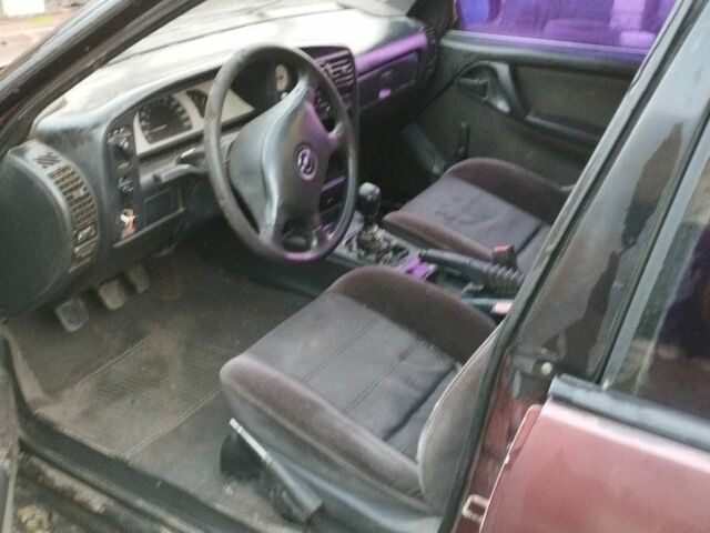 Красный Опель Омега, объемом двигателя 6 л и пробегом 5 тыс. км за 346 $, фото 6 на Automoto.ua