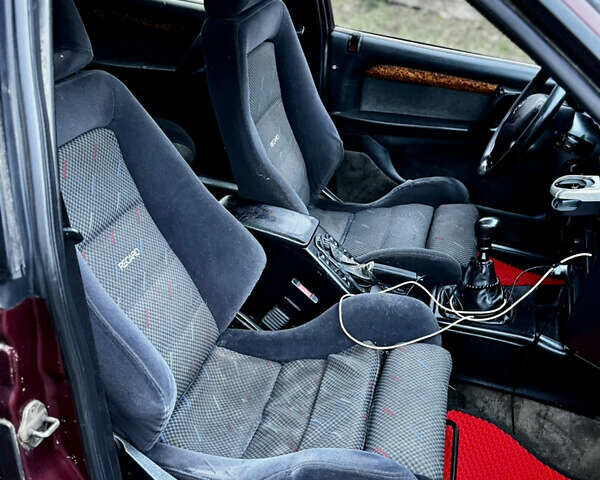 Красный Опель Омега, объемом двигателя 2 л и пробегом 350 тыс. км за 1099 $, фото 9 на Automoto.ua