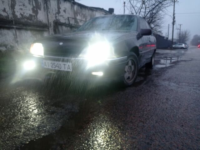 Красный Опель Омега, объемом двигателя 2 л и пробегом 173 тыс. км за 1100 $, фото 3 на Automoto.ua