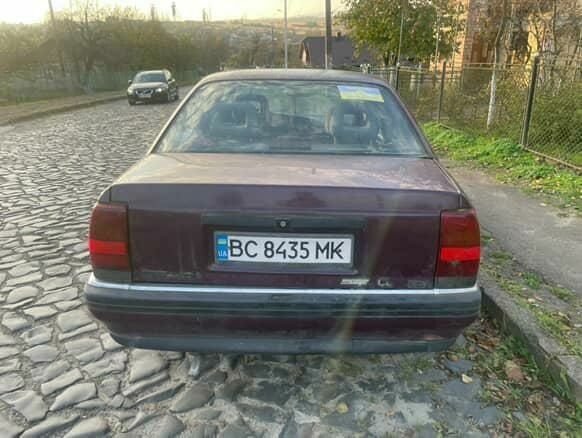 Опель Омега 1991 у Дрогобичі на Automoto.ua Червоний Опель Омега, об'ємом двигуна 2 л та пробігом 400 тис. км за 334 $, фото 2 на Automoto.ua