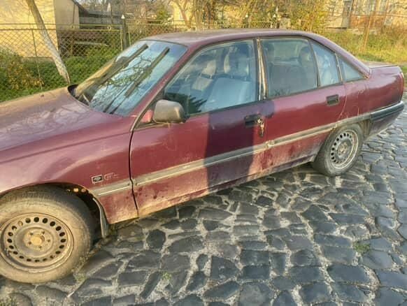 Опель Омега 1991 у Дрогобичі на Automoto.ua Червоний Опель Омега, об'ємом двигуна 2 л та пробігом 400 тис. км за 334 $, фото 3 на Automoto.ua