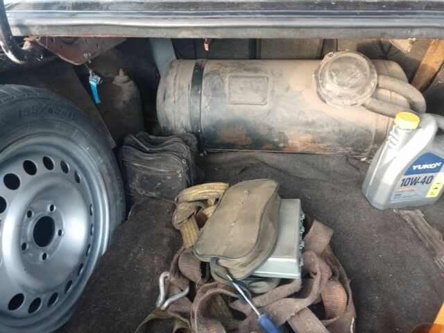 Червоний Опель Омега, об'ємом двигуна 2 л та пробігом 275 тис. км за 716 $, фото 5 на Automoto.ua