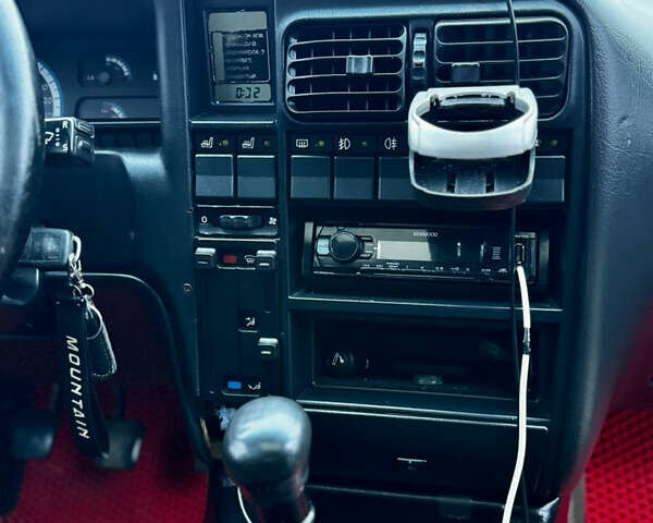 Красный Опель Омега, объемом двигателя 2 л и пробегом 350 тыс. км за 1099 $, фото 11 на Automoto.ua