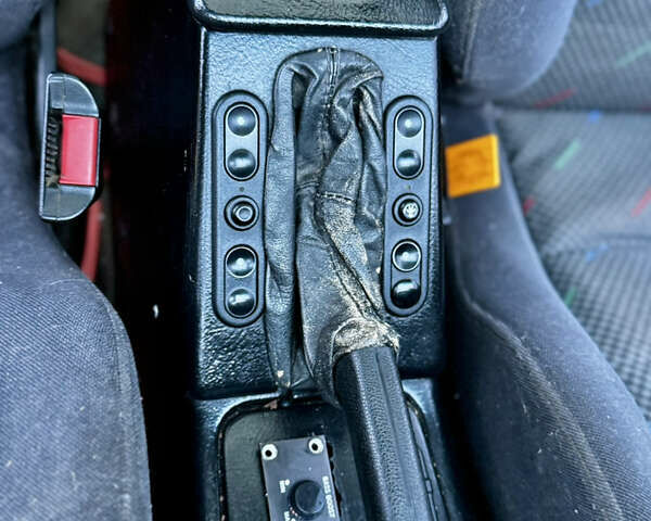 Красный Опель Омега, объемом двигателя 2 л и пробегом 350 тыс. км за 1099 $, фото 10 на Automoto.ua