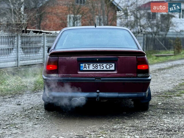 Красный Опель Омега, объемом двигателя 2 л и пробегом 350 тыс. км за 1099 $, фото 5 на Automoto.ua