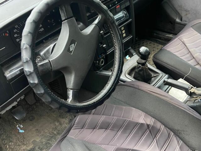 Красный Опель Омега, объемом двигателя 2 л и пробегом 386 тыс. км за 1150 $, фото 2 на Automoto.ua