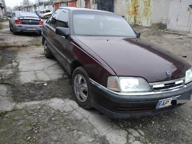 Красный Опель Омега, объемом двигателя 2 л и пробегом 380 тыс. км за 1650 $, фото 3 на Automoto.ua