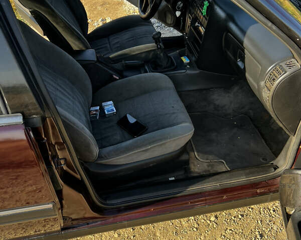 Красный Опель Омега, объемом двигателя 2.6 л и пробегом 200 тыс. км за 2300 $, фото 8 на Automoto.ua