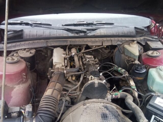 Красный Опель Омега, объемом двигателя 2 л и пробегом 200 тыс. км за 1650 $, фото 7 на Automoto.ua