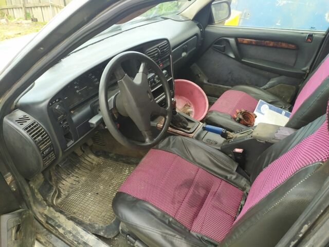 Красный Опель Омега, объемом двигателя 0 л и пробегом 765 тыс. км за 600 $, фото 5 на Automoto.ua