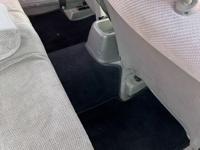 Красный Опель Омега, объемом двигателя 2 л и пробегом 350 тыс. км за 999 $, фото 5 на Automoto.ua