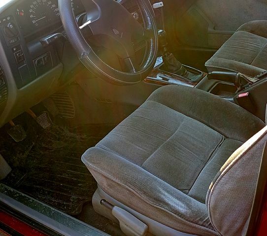 Красный Опель Омега, объемом двигателя 20 л и пробегом 367 тыс. км за 1150 $, фото 7 на Automoto.ua