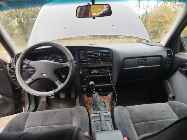 Красный Опель Омега, объемом двигателя 2 л и пробегом 224 тыс. км за 1500 $, фото 6 на Automoto.ua