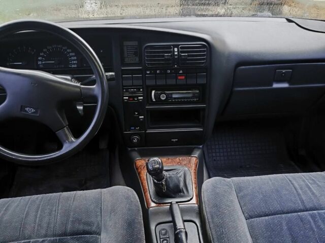 Красный Опель Омега, объемом двигателя 0 л и пробегом 235 тыс. км за 1600 $, фото 4 на Automoto.ua