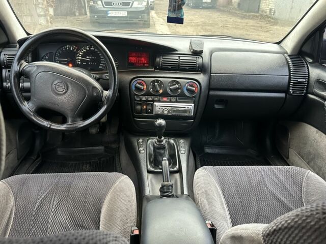 Красный Опель Омега, объемом двигателя 2.5 л и пробегом 390 тыс. км за 1800 $, фото 14 на Automoto.ua