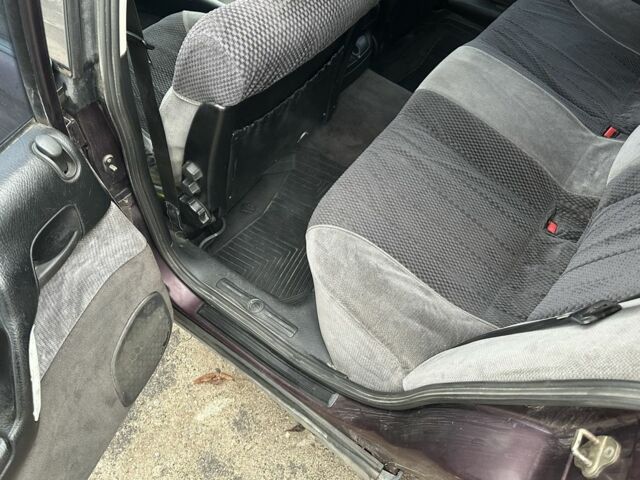 Красный Опель Омега, объемом двигателя 2.5 л и пробегом 390 тыс. км за 1800 $, фото 13 на Automoto.ua