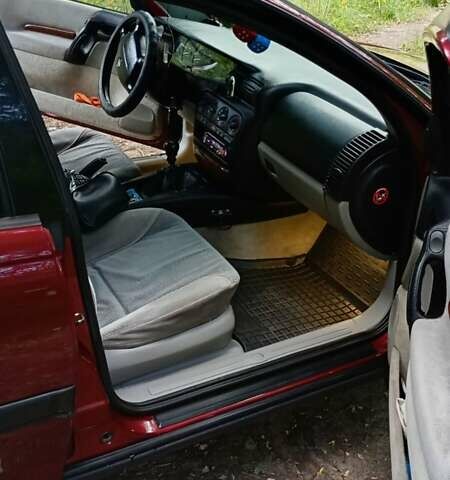 Красный Опель Омега, объемом двигателя 2.5 л и пробегом 352 тыс. км за 3300 $, фото 3 на Automoto.ua