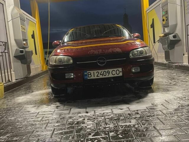 Опель Омега 1996 в Новомосковске на Automoto.ua Красный Опель Омега, объемом двигателя 2 л и пробегом 400 тыс. км за 1600 $, фото 3 на Automoto.ua