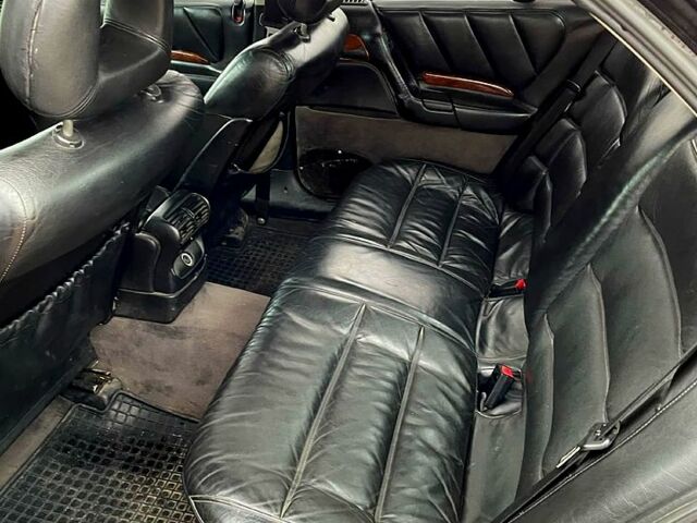 Красный Опель Омега, объемом двигателя 25 л и пробегом 250 тыс. км за 2550 $, фото 6 на Automoto.ua