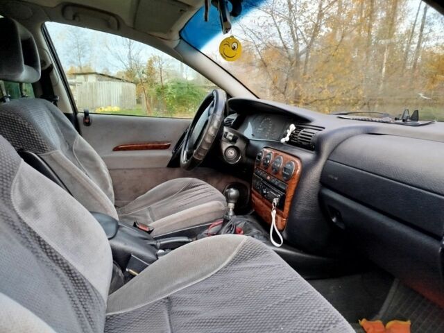 Опель Омега 1997 в Луцке на Automoto.ua Красный Опель Омега, объемом двигателя 2 л и пробегом 334 тыс. км за 2000 $, фото 4 на Automoto.ua