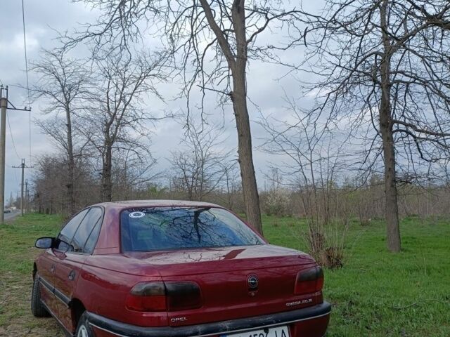 Красный Опель Омега, объемом двигателя 2 л и пробегом 1 тыс. км за 2000 $, фото 2 на Automoto.ua