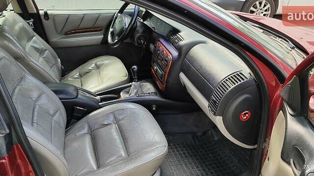 Червоний Опель Омега, об'ємом двигуна 2.5 л та пробігом 344 тис. км за 2800 $, фото 9 на Automoto.ua
