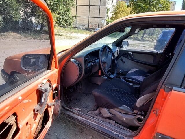 Красный Опель Омега, объемом двигателя 2 л и пробегом 290 тыс. км за 650 $, фото 4 на Automoto.ua