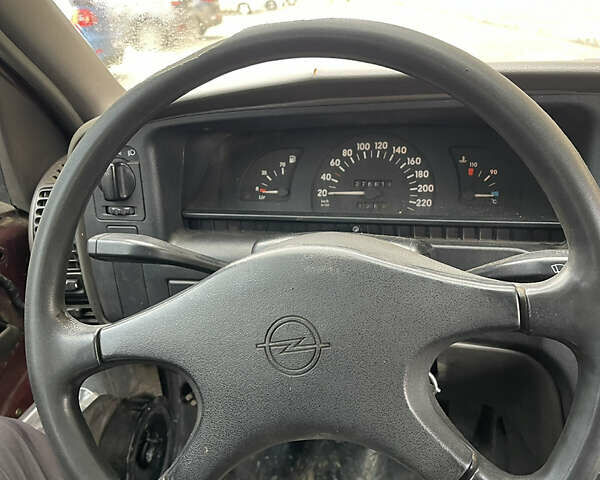 Красный Опель Омега, объемом двигателя 2 л и пробегом 376 тыс. км за 1200 $, фото 10 на Automoto.ua