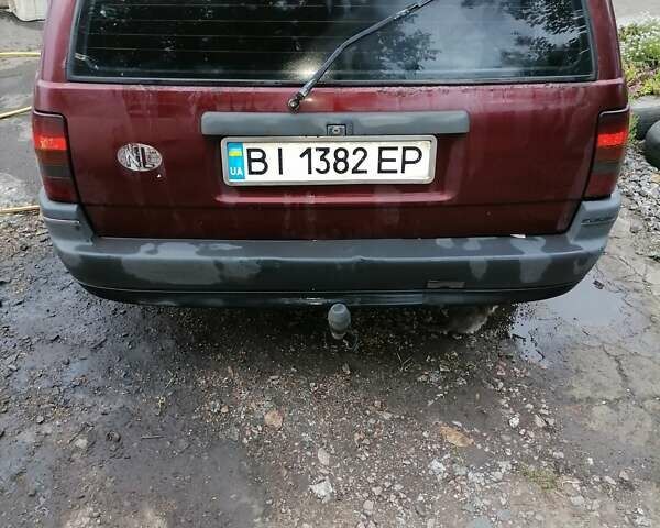 Красный Опель Омега, объемом двигателя 2.26 л и пробегом 150 тыс. км за 1400 $, фото 2 на Automoto.ua