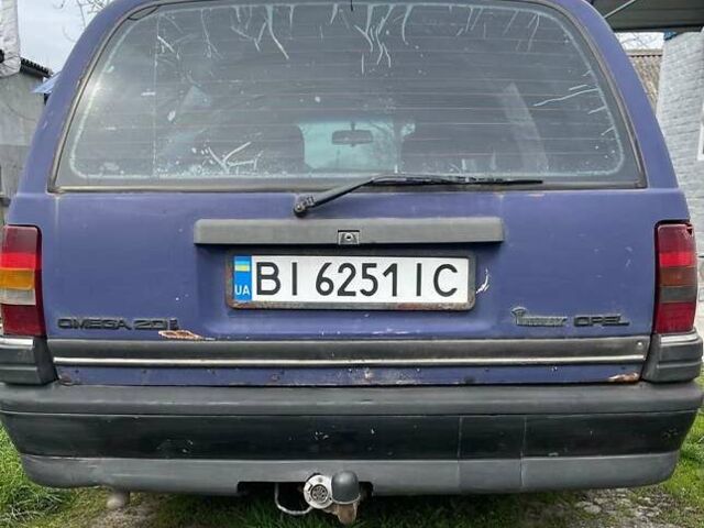 Червоний Опель Омега, об'ємом двигуна 2 л та пробігом 490 тис. км за 826 $, фото 5 на Automoto.ua