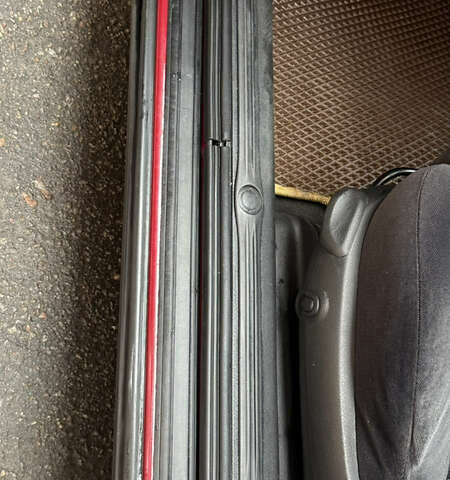 Красный Опель Омега, объемом двигателя 2 л и пробегом 321 тыс. км за 4200 $, фото 10 на Automoto.ua