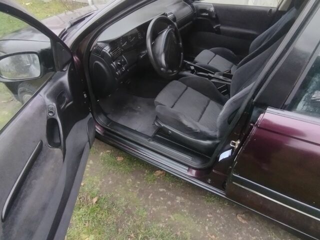 Красный Опель Омега, объемом двигателя 2 л и пробегом 199 тыс. км за 1350 $, фото 6 на Automoto.ua