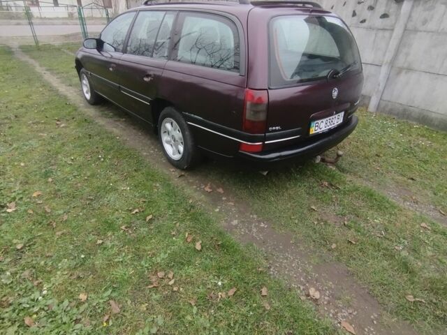 Красный Опель Омега, объемом двигателя 2 л и пробегом 199 тыс. км за 1350 $, фото 3 на Automoto.ua