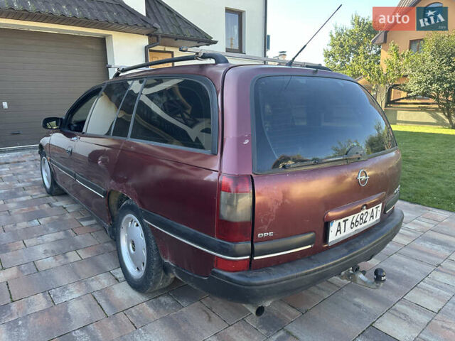 Красный Опель Омега, объемом двигателя 2 л и пробегом 310 тыс. км за 1200 $, фото 4 на Automoto.ua