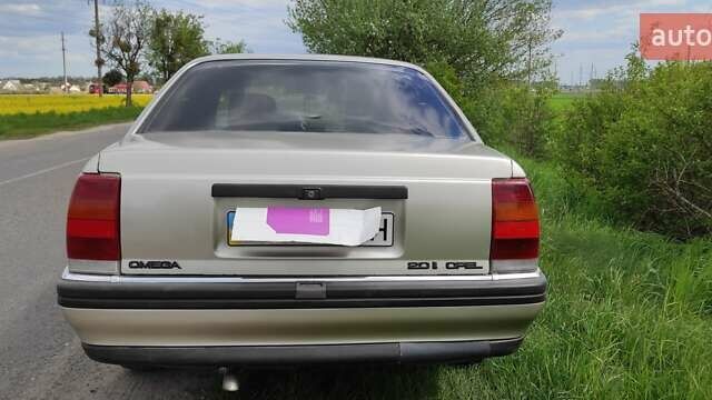Опель Омега, объемом двигателя 2 л и пробегом 301 тыс. км за 2700 $, фото 9 на Automoto.ua