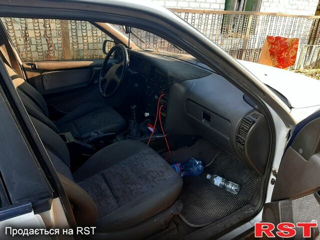 Опель Омега, объемом двигателя 2 л и пробегом 0 тыс. км за 1700 $, фото 3 на Automoto.ua
