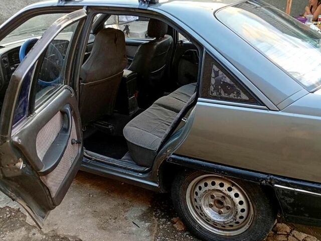 Опель Омега, объемом двигателя 1.8 л и пробегом 0 тыс. км за 1000 $, фото 3 на Automoto.ua