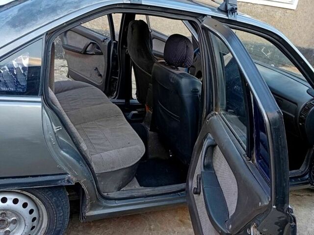 Опель Омега, объемом двигателя 1.8 л и пробегом 0 тыс. км за 1000 $, фото 2 на Automoto.ua